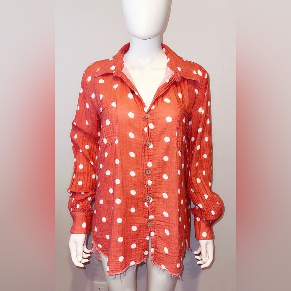 Jen’s Pirate Booty persimmon red white polka dot button down top tunic M